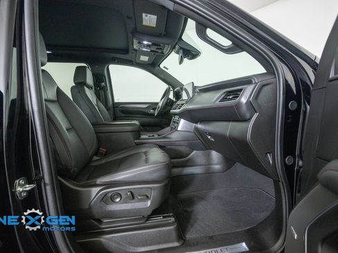Used 2024 Chevrolet Suburban RST w/ Luxury Package AWD/4WD image 42