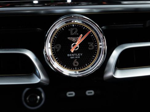 Certified 2025 Bentley Flying Spur Plug-In Hybrid image 38