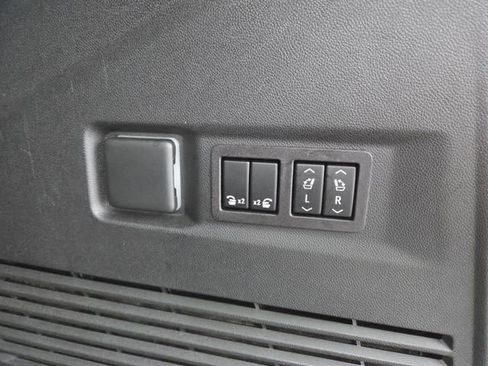 Used 2023 Chevrolet Tahoe RST w/ Luxury Package image 17