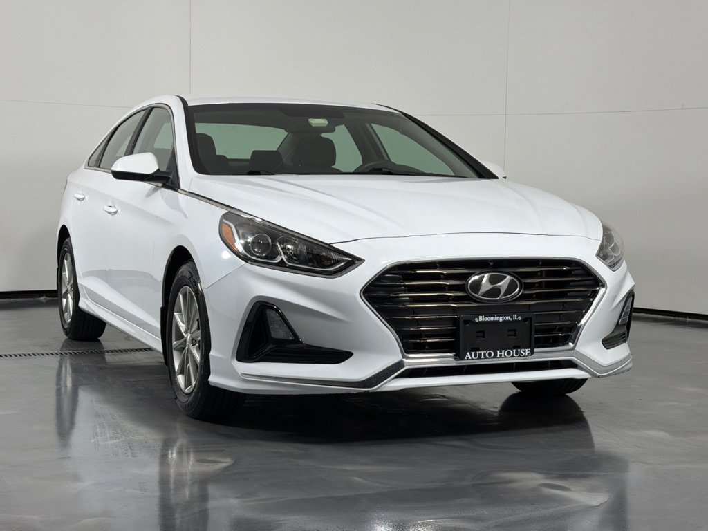 Used 2019 Hyundai Sonata SE w/ Cargo Package FWD image 3