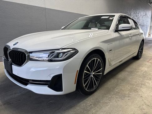 Used 2023 BMW 530e xDrive w/ Premium Package AWD/4WD image 7