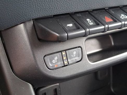 Used 2022 Chevrolet Colorado Z71 AWD/4WD image 23