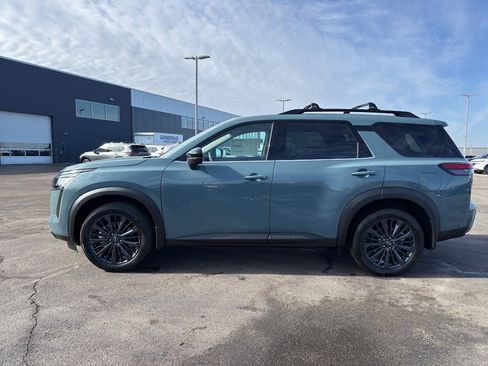 New 2026 Nissan Pathfinder SL image 6