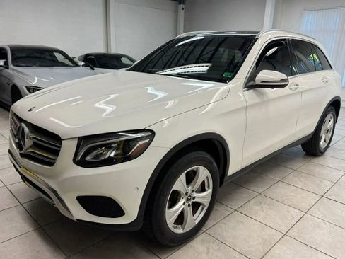 Used 2018 Mercedes-Benz GLC 300 w/ Premium Package image 3