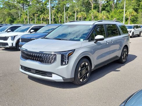 New 2026 Kia Carnival EX FWD image 3