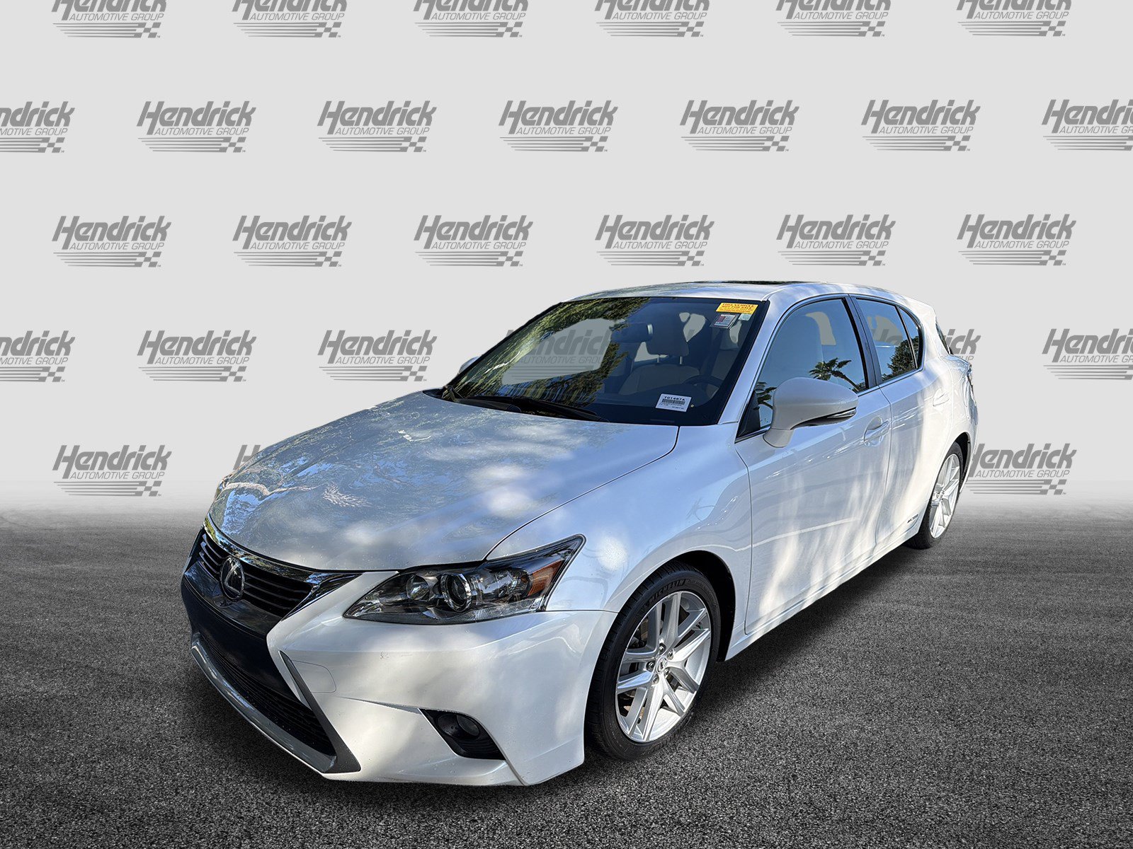 Used 2015 Lexus CT 200h w/ Navigation Package FWD image 5