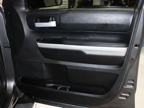 Used 2018 Toyota Tundra SR5 w/ SR5 Upgrade Package AWD/4WD image 31