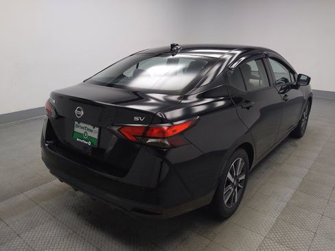 Used 2021 Nissan Versa SV FWD image 9