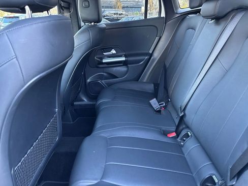 Used 2025 Mercedes-Benz GLA 250 image 11