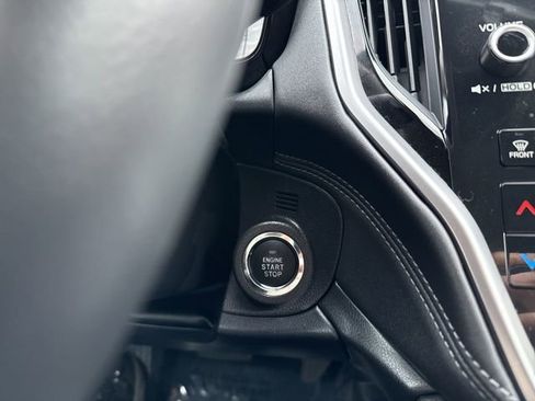 Used 2024 Subaru Outback Premium image 29