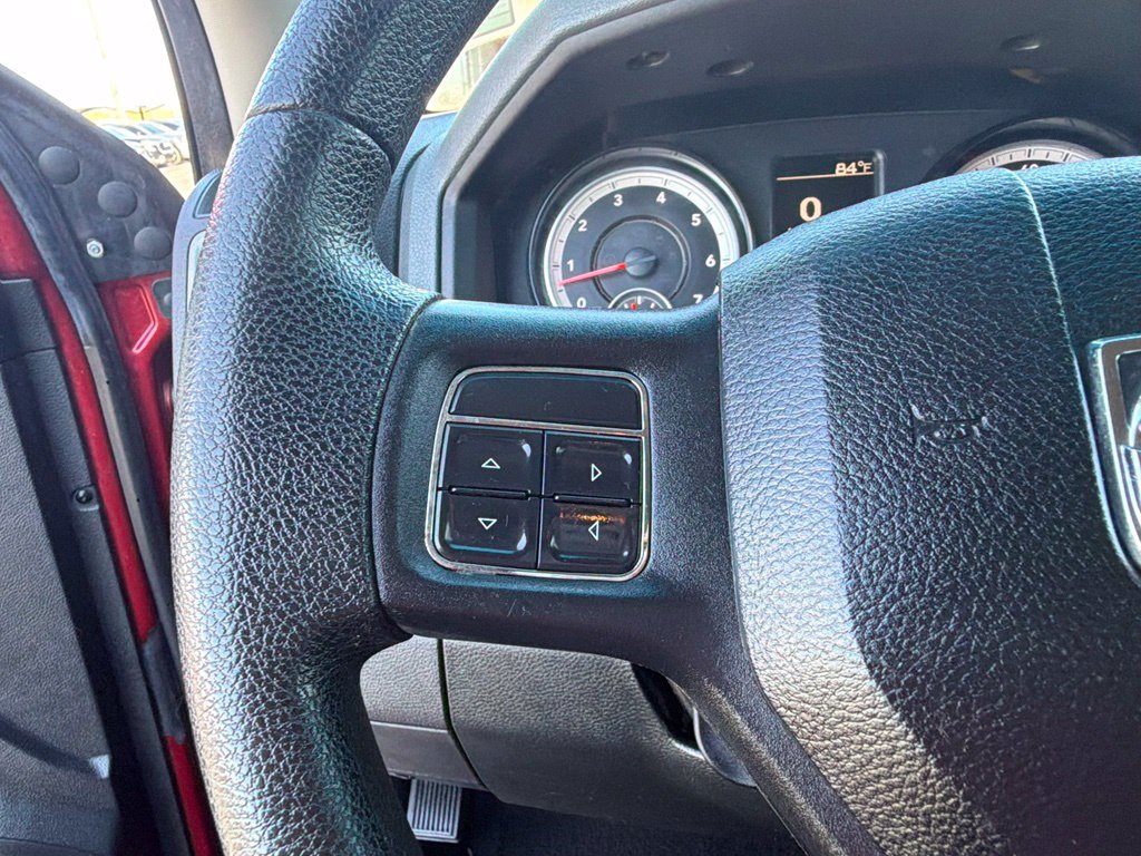 Used 2015 RAM 1500 Express RWD image 26