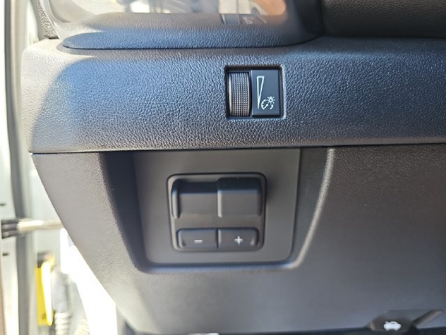 Used 2025 GMC Canyon Elevation RWD image 30