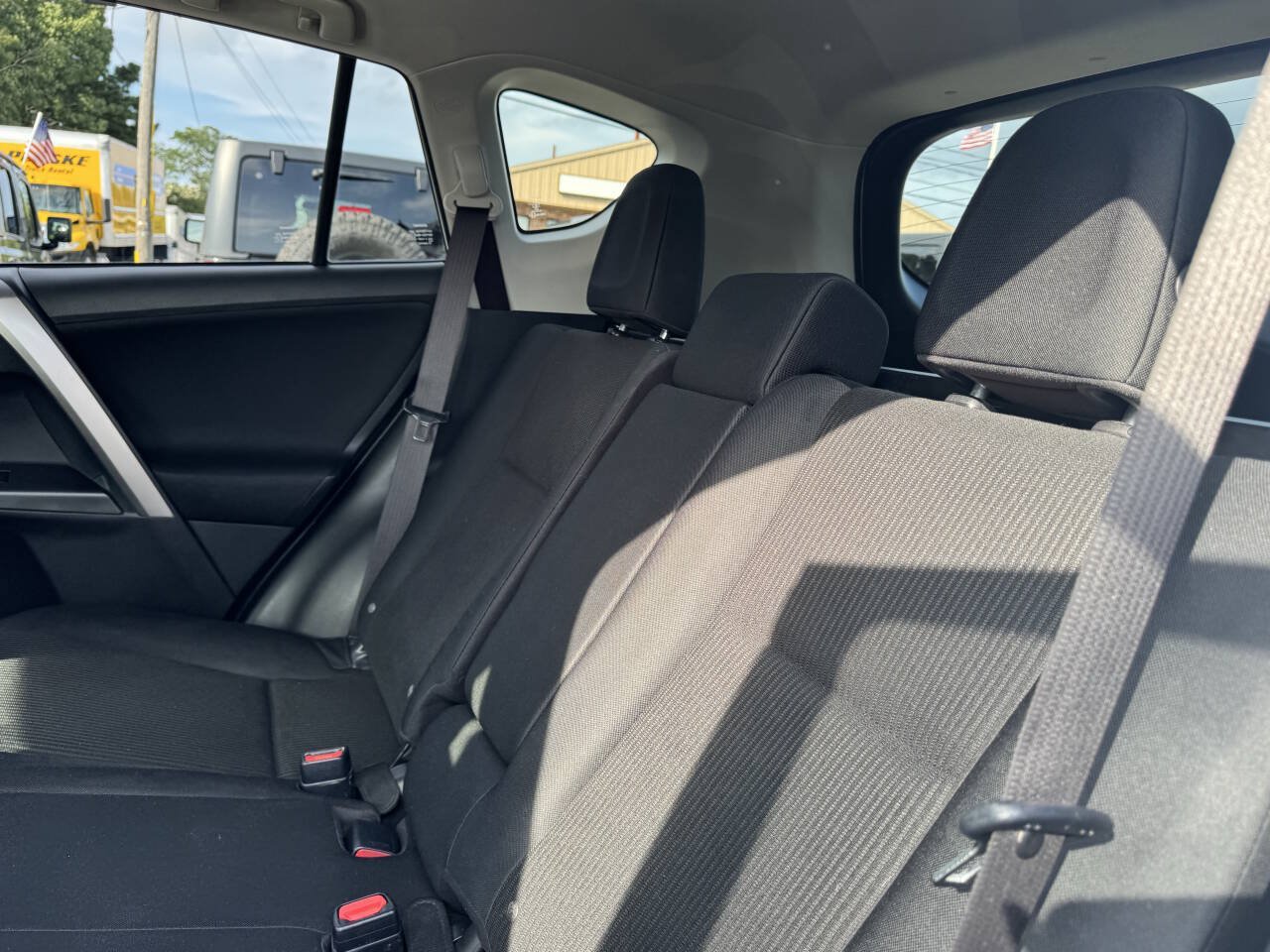 Used 2016 Toyota RAV4 LE AWD/4WD image 25