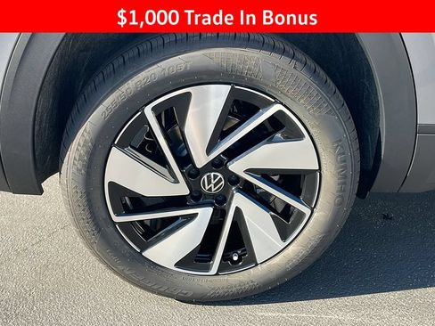 New 2026 Volkswagen Atlas SE FWD image 32