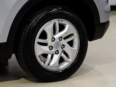 Used 2021 Hyundai Venue SE image 48