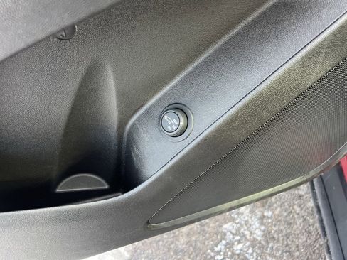 Used 2018 Chevrolet Equinox LT image 22