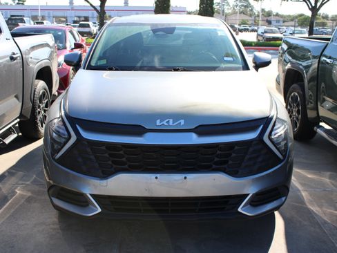 Used 2023 Kia Sportage LX AWD/4WD image 4