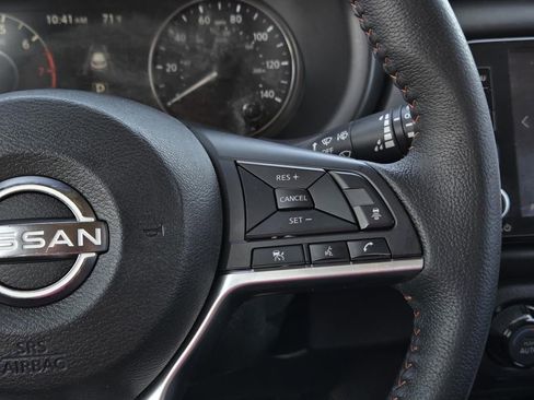 Used 2022 Nissan Kicks SR FWD image 13