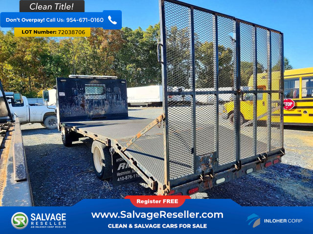 Used 2019 Isuzu NPR RWD image 3