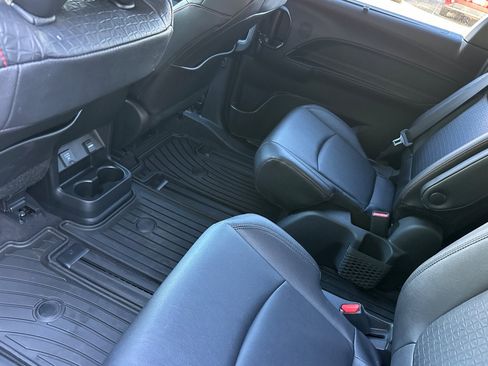 New 2026 Toyota Sienna XSE FWD image 10