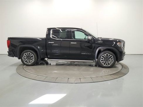 Used 2023 GMC Sierra 1500 Denali Ultimate image 8