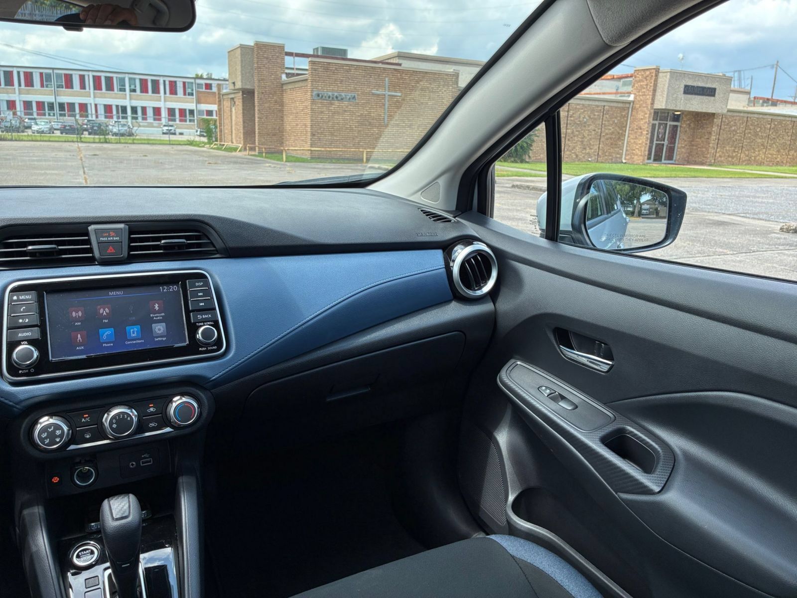 Used 2025 Nissan Versa SV FWD image 32