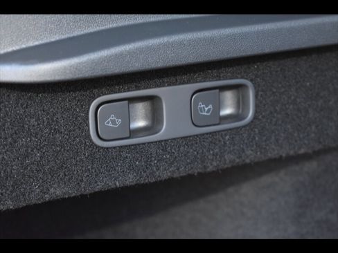 Used 2023 Tesla Model Y Performance image 28