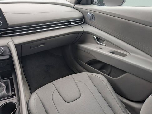 New 2026 Hyundai Elantra SE FWD image 15
