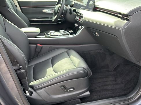 Certified 2026 Genesis GV70 2.5T image 39