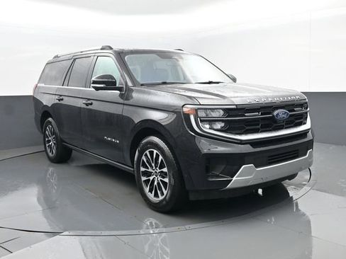 Used 2025 Ford Expedition Max Platinum AWD/4WD image 3
