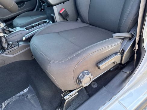 Used 2023 Jeep Wrangler Unlimited image 15