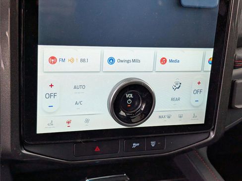 Used 2023 Ford Expedition Limited image 32