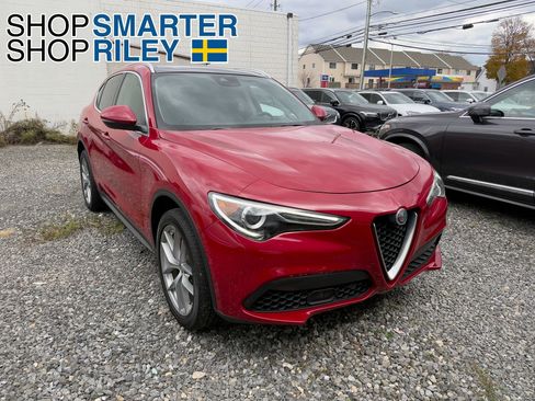 Used 2018 Alfa Romeo Stelvio Ti image 1
