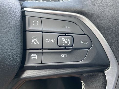 New 2025 Jeep Grand Cherokee L Altitude AWD/4WD image 31
