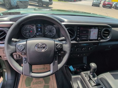 Used 2021 Toyota Tacoma TRD Off-Road w/ TRD Premium Off Road Package AWD/4WD image 26