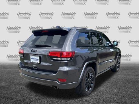Used 2019 Jeep Grand Cherokee Altitude RWD image 11