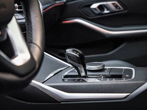 Certified 2022 BMW 330i Sedan w/ Premium Package 2 image 25