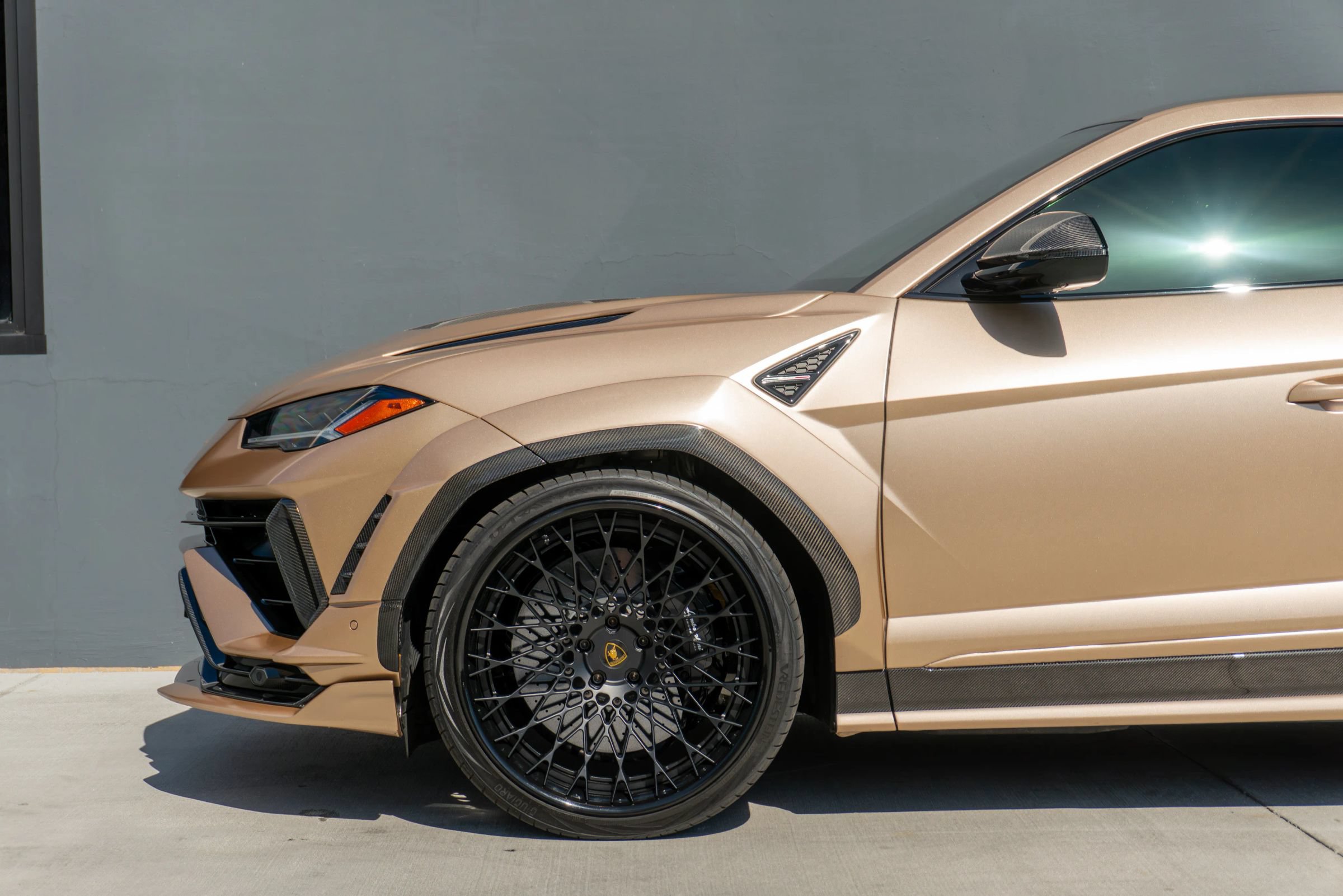 Used 2023 Lamborghini Urus Performante AWD/4WD image 16