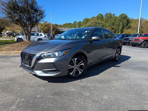Used 2023 Nissan Sentra SV image 1