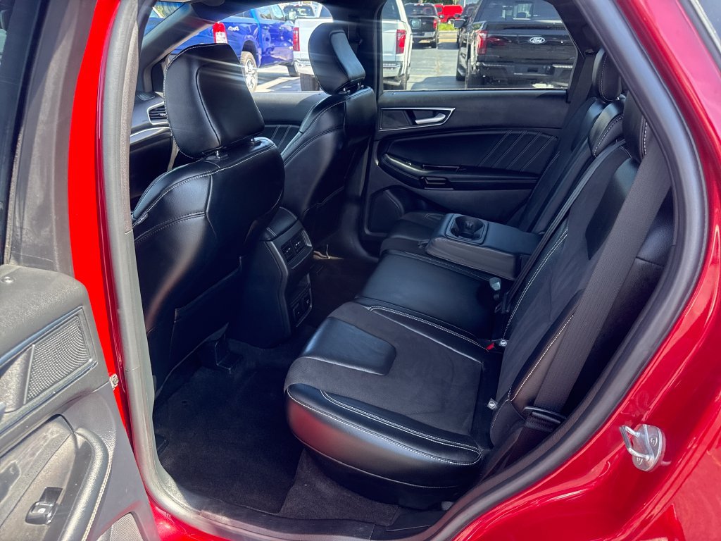 Used 2020 Ford Edge ST w/ Cold Weather Package AWD/4WD image 18
