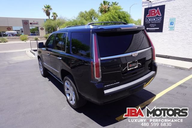Used 2018 Cadillac Escalade Premium Luxury AWD/4WD image 18