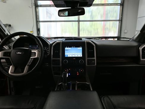 Used 2019 Ford F150 Lariat w/ Equipment Group 502A Luxury AWD/4WD image 27