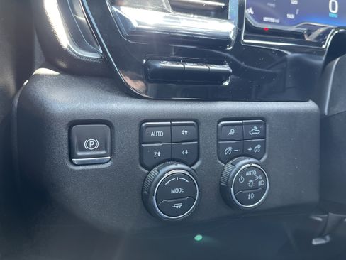 Used 2024 Chevrolet Silverado 2500 High Country w/ High Country Premium Package image 21