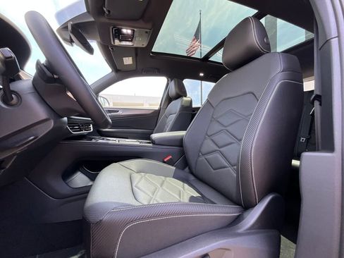 New 2025 Volkswagen Atlas Cross Sport SE image 13