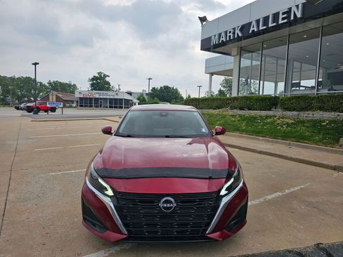 Used 2023 Nissan Altima 2.5 SL FWD image 9