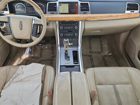 Used 2009 Lincoln MKS image 19