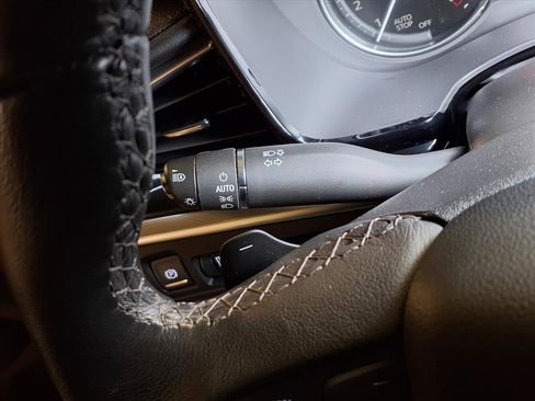 Certified 2025 Cadillac XT6 Premium Luxury image 8