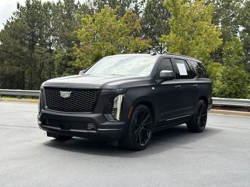 Used 2025 Cadillac Escalade Sport Platinum AWD/4WD image 12