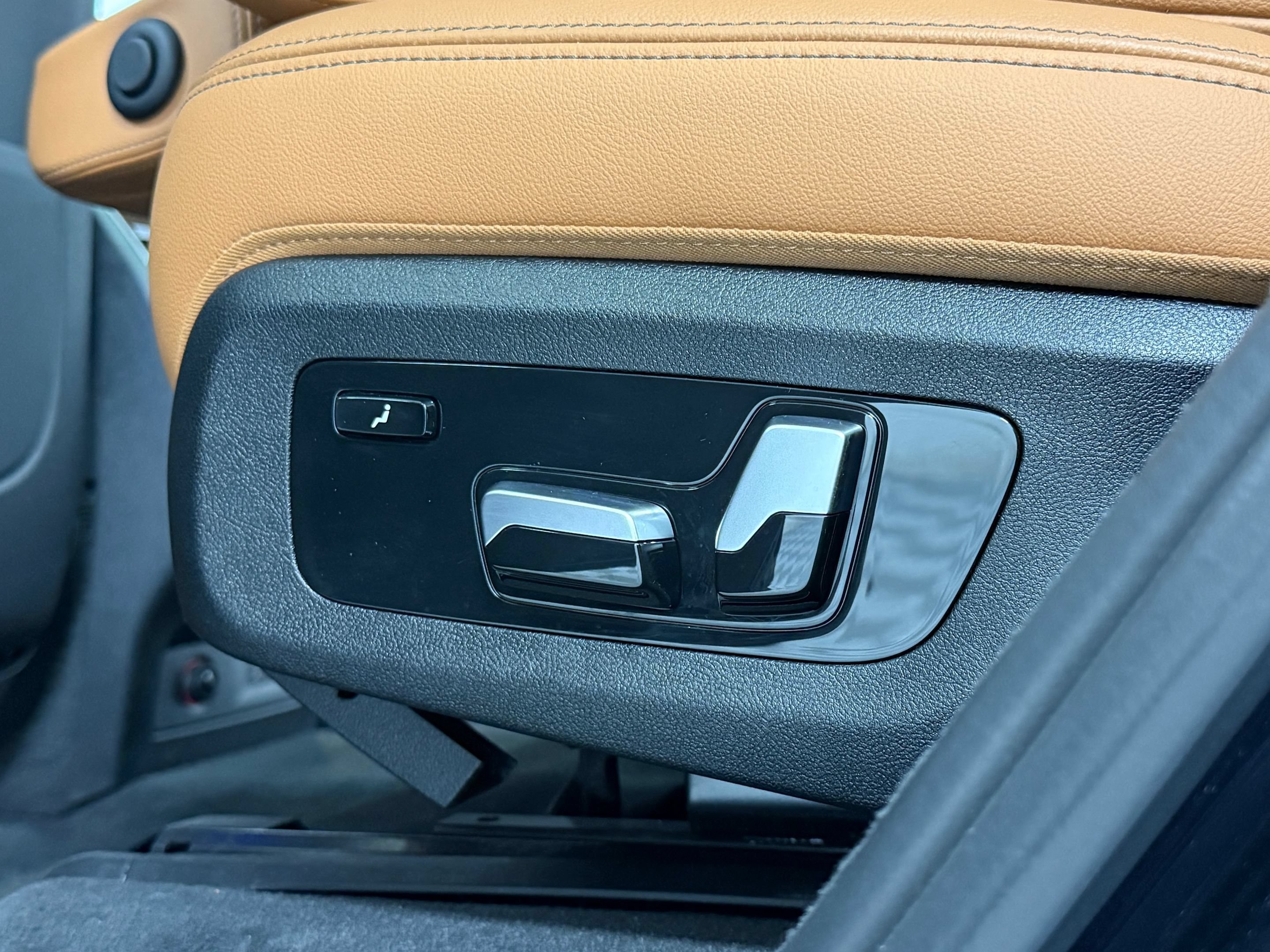 Used 2022 BMW X7 xDrive40i AWD/4WD image 45
