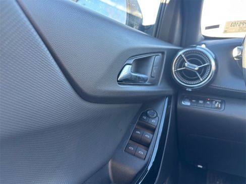 Used 2025 Chevrolet Equinox LT w/ Convenience Package II image 24